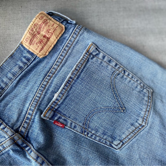 Vintage Levi’s 505 Jeans (10) - Picture 6 of 11